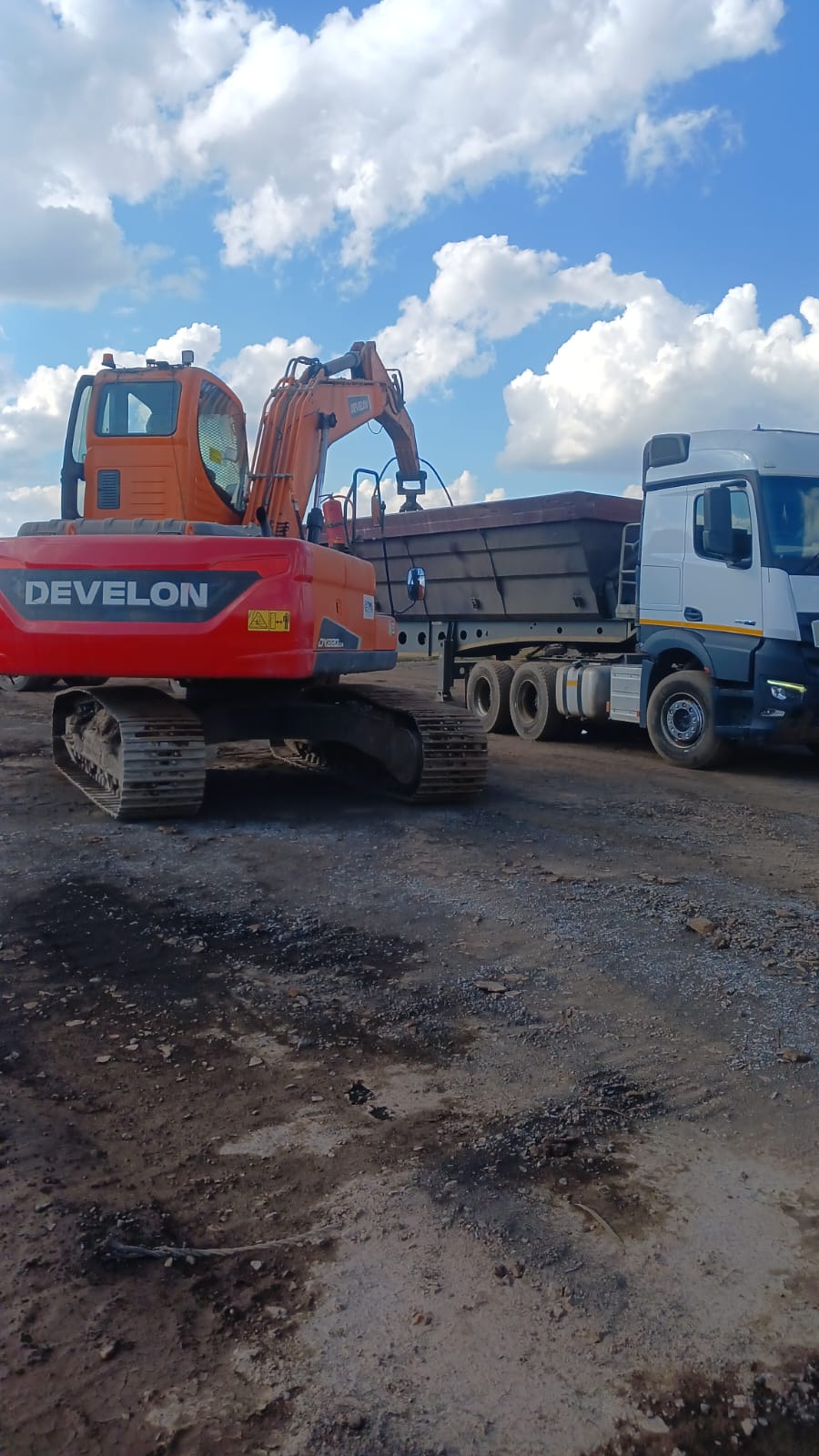 Side tipper trailer loaded for transport